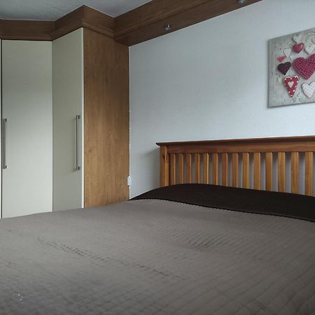 Perfect Place In Walsall/ 4 Bedroom / Long Term Workers Or Family Home Exterior photo